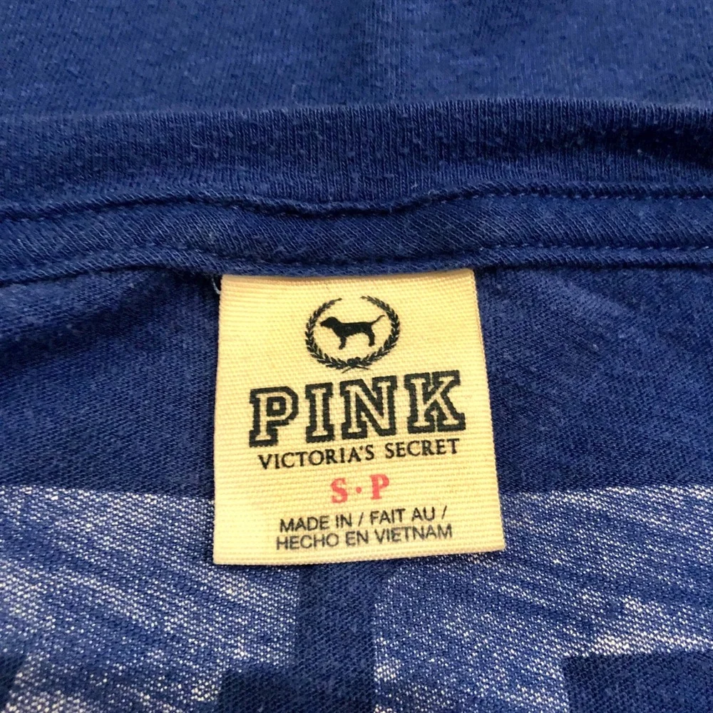 PINK Victoria's Secret Graphic Tee - Picture 6 of 6